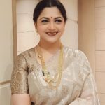 Kushboo Instagram - Wedding season!! ❤️❤️ #NewDelhi #traditional #sareelove