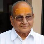 Kushboo Instagram - We have lost a legend! K. Vishwanath gaaru was a master of his art. His passion and understanding for films will be untouched. There can never be another like him. You will be greatly missed for your warmth and love Sir, but we shall remember you forever through your art. #kvishawanathgaaru Om Shanti 🙏🏻🙏🏻🙏🏻