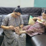 Kushboo Instagram - Nothing heals better than mother's love. They say there is heaven beneath every mother's feet. So true. A happy me as I cut my Ammi's toe nails and she enjoys her lunch cooked by me. Maa ke pairon mein jannat hai. ❤️❤️❤️