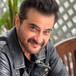 Kushboo Instagram - Sending you tons n tons of love on your birthday. Can't believe you are turning 60. Feels like kal hi ki toh baat hai jab we met for the first time. Wishing you happiness, good health and great work my friend. God bless you Sanjay. Happpppppppppyyyyyy happpppiest birthday. ❤️❤️❤️❤️🤗🤗🤗🤗💐💐💐💐🎂🎂🎂🎂 @sanjaykapoor2500