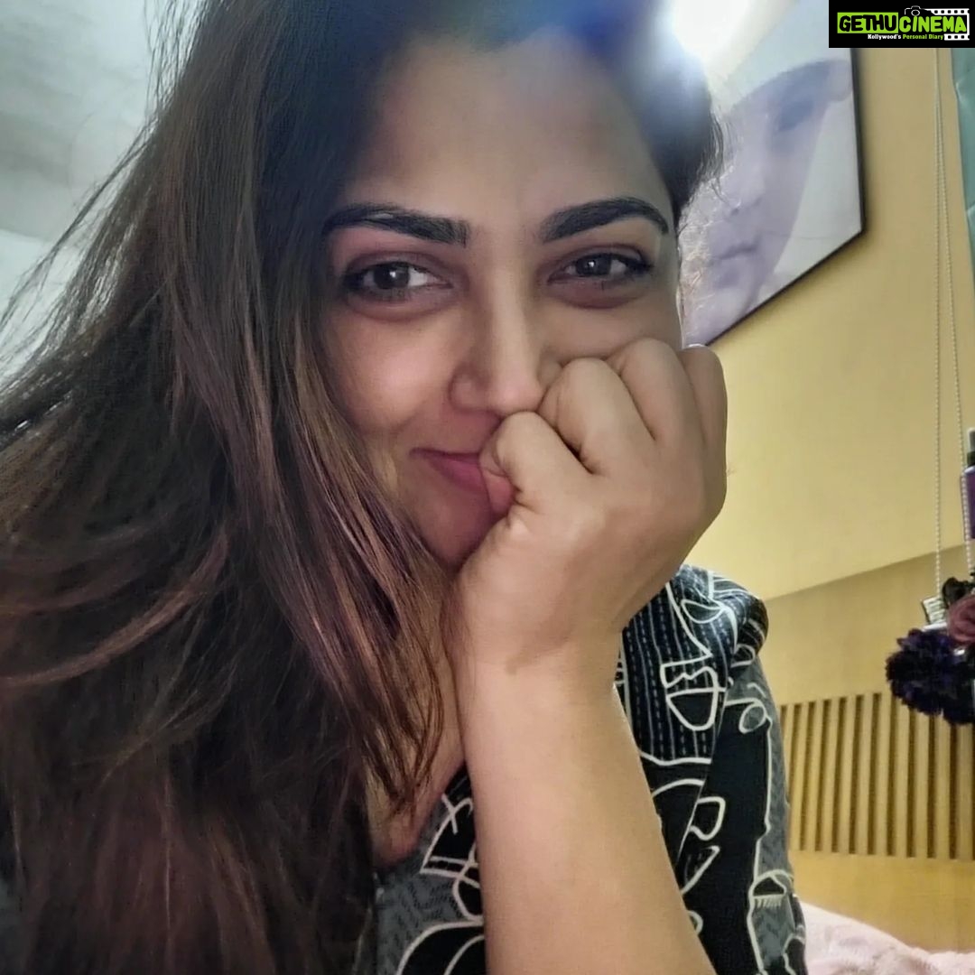 Kushboo Instagram - Laughter.. happiness. From the heart. ❤️❤️ #bareall #nofilter #nomakeup #emotion #noreason #stayhappy