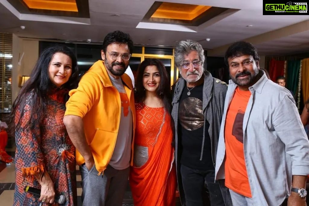 Kushboo Instagram - No words needed.. pics speak volumes ❤️❤️❤️ #80sReunion2022