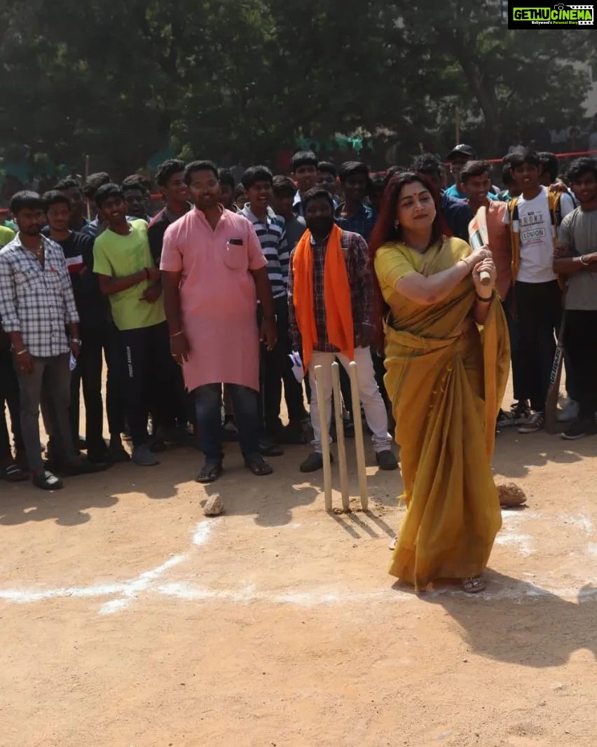Kushboo Instagram - Cricket is not just a sport but a religion in our country. Being a major cricket buff myself also means you know a thing or two about the game n simply not just watch n give gyaan. So I toss and also get to bat. #Hyderabad #GKRCricketTournament @gkishanreddyofficial