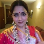 Kushboo Instagram - What can be a better way to showcase our culture in foreign land but in our traditional attire??❤️❤️❤️ My fav #saree #sareelover #culture #indiangirl #unitedkingdom