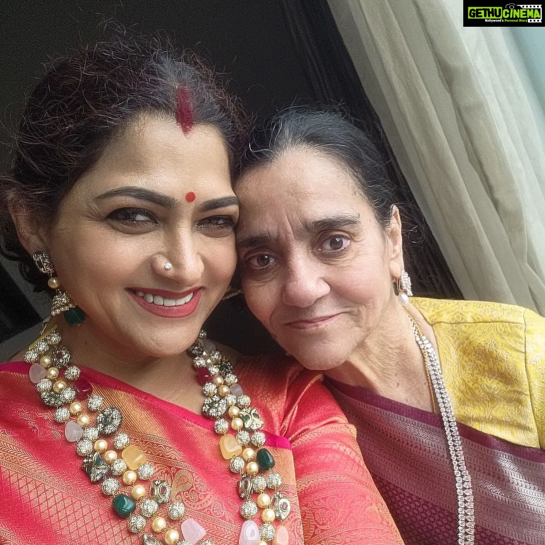 Kushboo Instagram - My most precious gem. My Ammi. ❤️❤️❤️ #wedding #bengaluru