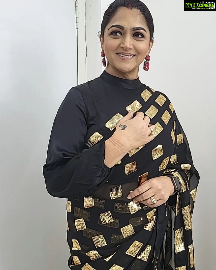 Kushboo Instagram - Can never go wrong when in black. 🖤🖤🖤🖤🖤🤎🤎🤎🤎🤎