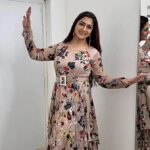 Kushboo Instagram - Life is beautiful, wear the beauty on your sleeves!! ❤️