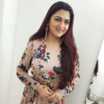 Kushboo Instagram - Life is beautiful, wear the beauty on your sleeves!! ❤️