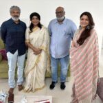 Kushboo Instagram - Met the prides of Indian cinema, SS. Rajamouli gaaru and the Oscar winner MM.Keeravani gaaru, at their residence in Hyderabad. And their beautiful gracious spouses who treated us with healthy sumptuous breakfast. Success does not effect those who are very sure of themselves. These wonderful people prove that. ❤️❤️❤️
