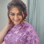 Kushboo Instagram - Life always gives reasons to make your life colorful. Give me your choice.. mauve or yellow?? 💜💛💜💛