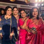 Kushboo Instagram - Women power!! With friends !! ❤️❤️❤️❤️ #Traveldiaries #dubai