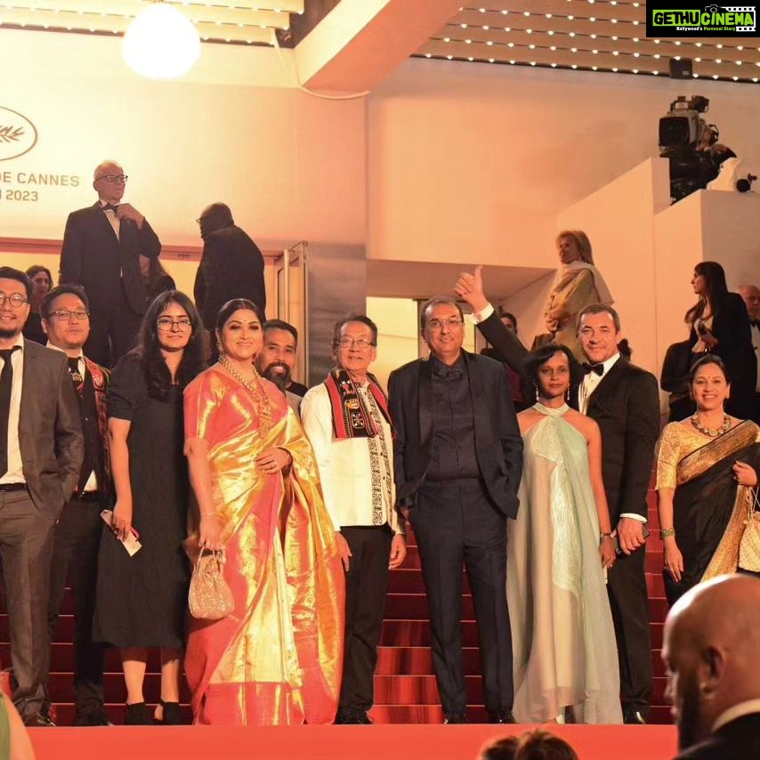Kushboo Instagram - Taking tradition and culture of our beautiful nation, INDIA, forward, with pride! At Cannes, walking the red carpet in a traditional South Indian Kanjeevaram saree. Each saree is handwoven, helping our weavers to keep the art alive. What an honor to represent our country as the delegation team at this prestigious festival. Walking with the team of our official entry to Cannes, a Manipuri film #ISHANOU was a pride. #IndiaAtCannes #Cannes2023 #Sareelove #tradition #culture #handcrafted Makeup & hair by @lagsa_prassanna Thank you Lagsa. You are incredible. ❤️❤️❤️ Cannes, French Riviera, France