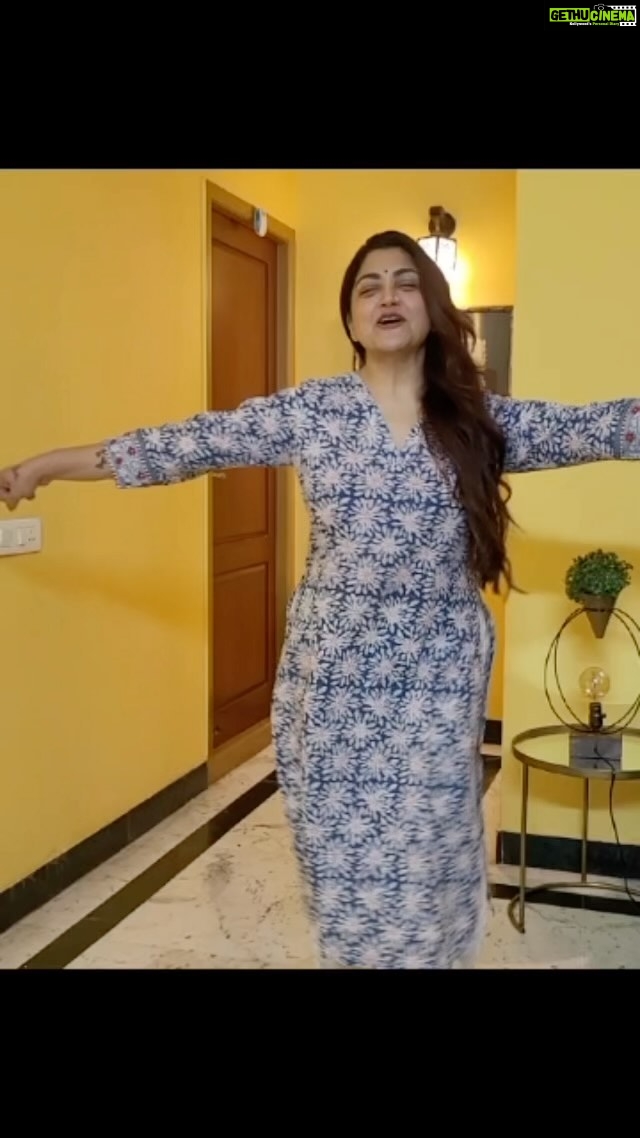 Kushboo Instagram - To all #Ranadheera fans out here!! #Ranadheera introduced me to Kannada and gave me millions of fan following, overwhelming appreciation, love that cannot be defined in words! I will always be indebted to Kannada audience for this and more. As our fav Ravichandran Sir celebrates his birthday today, Join me in wishing #CrazyStar #vravichandran a very happy birthday. This is my way of showing my love, will you remix with me to wish him?? ❤️❤️ Collab with @krg_connects