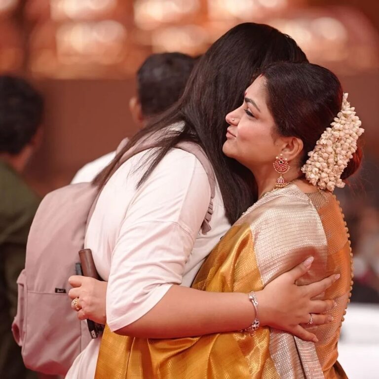 Kushboo Instagram - Celebration is all about love, hugs and happiness. ♥️♥️ #ponniyinselvan #PS2AudioTrailerLaunch @suhasinihasan #AishwaryaBachchan @shobana_danseuse @anisundar_