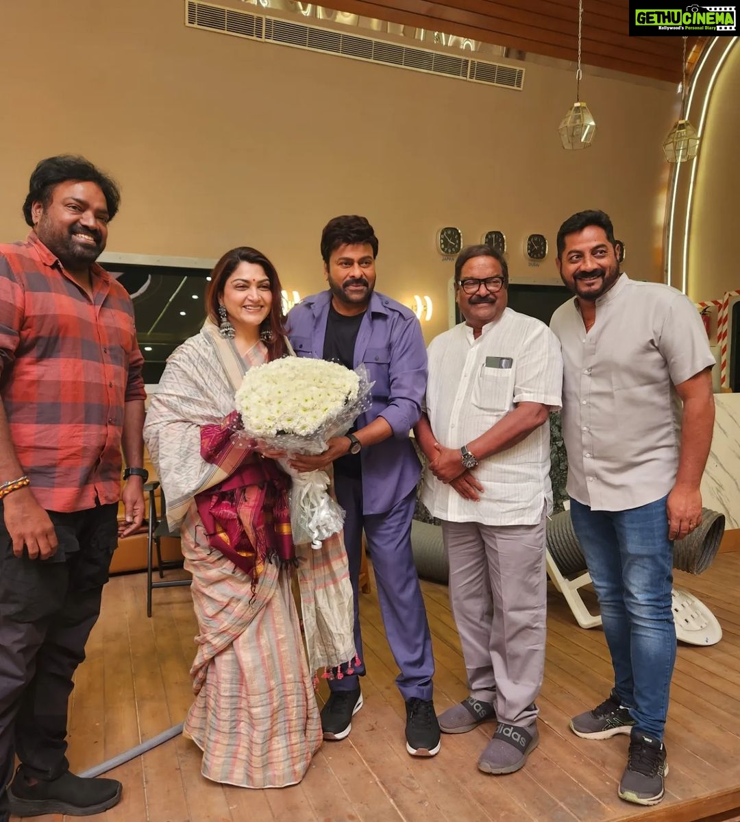 Kushboo Instagram - When you are surprised with so much of love, respect and appreciation, you are at loss for words. I was visiting you and you do this. Thank you Shri @chiranjeevikonidela gaaru and the team for this honour. No wonder you are so loved and extremely special to me. ❤️❤️❤️🙏🙏🙏