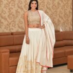 Lahari Shari Instagram - Feeling good, living better 🤍🌻 Stylist : @adamohyd Attire : @ohanahyd #goodmorning #happyday #livingmybestlife #love #positiveenergy #goodday #happymood