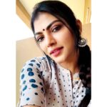 Lahari Shari Instagram - I feel good with what I wake up doing and about my lifestyle. 🌻🌻🌻 #goodmorning #goodvibes #feelinggood #happyalways #positivethinker #lovemyself #happyvibes Hyderabad