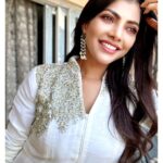 Lahari Shari Instagram - I see you ! 🤍🌻 #goodevening #happymood #lifeisgreat #loveeveryday #positiveenergy #goodvibes Hyderabad