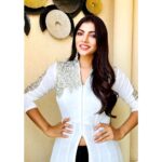 Lahari Shari Instagram - My ways are exceptional ! Simple yet significant.🤍 #goodmorning #goodvibes #positiveenergy #livemylife #lovemyself #livecreatively #lifeisgreat Hyderabad