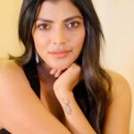 Lahari Shari Instagram - I'm easy like Sunday morning 🌻🌞 #happysunday #beautifullife #lovelylife #positiveenergy #smilealways #tollywood #actress #hyderabad Designer and Stylist : @adamohyd Hyderabad