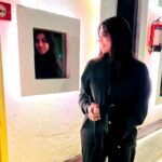 Lahari Shari Instagram – I really like staring at pretty things.🖤

#goodmorning #livemylife #chandigarhdiaries #dreams  #positivethinker #lovemyjob Chandigarh, India