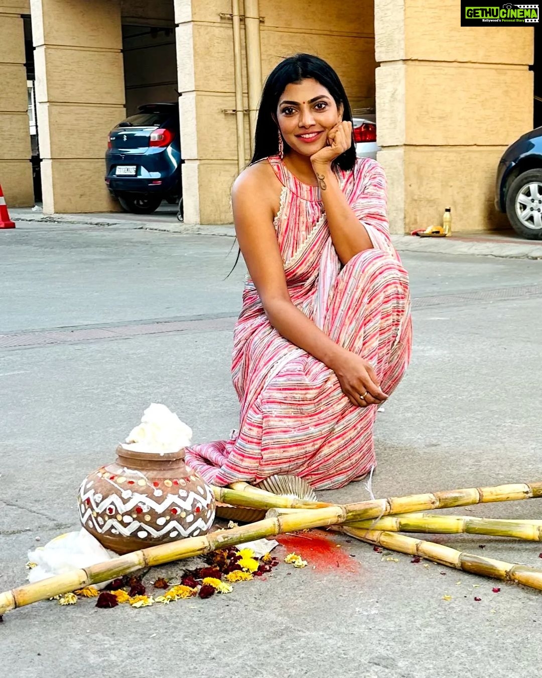 Lahari Shari Instagram - May this first festival of the year bring new happiness and good luck in your life.❤️ Designer and Stylist : @adamohyd #happysankranti #festival #happykanuma #happyday #positiveenergy #lifeisgreat #loveit Hyderabad