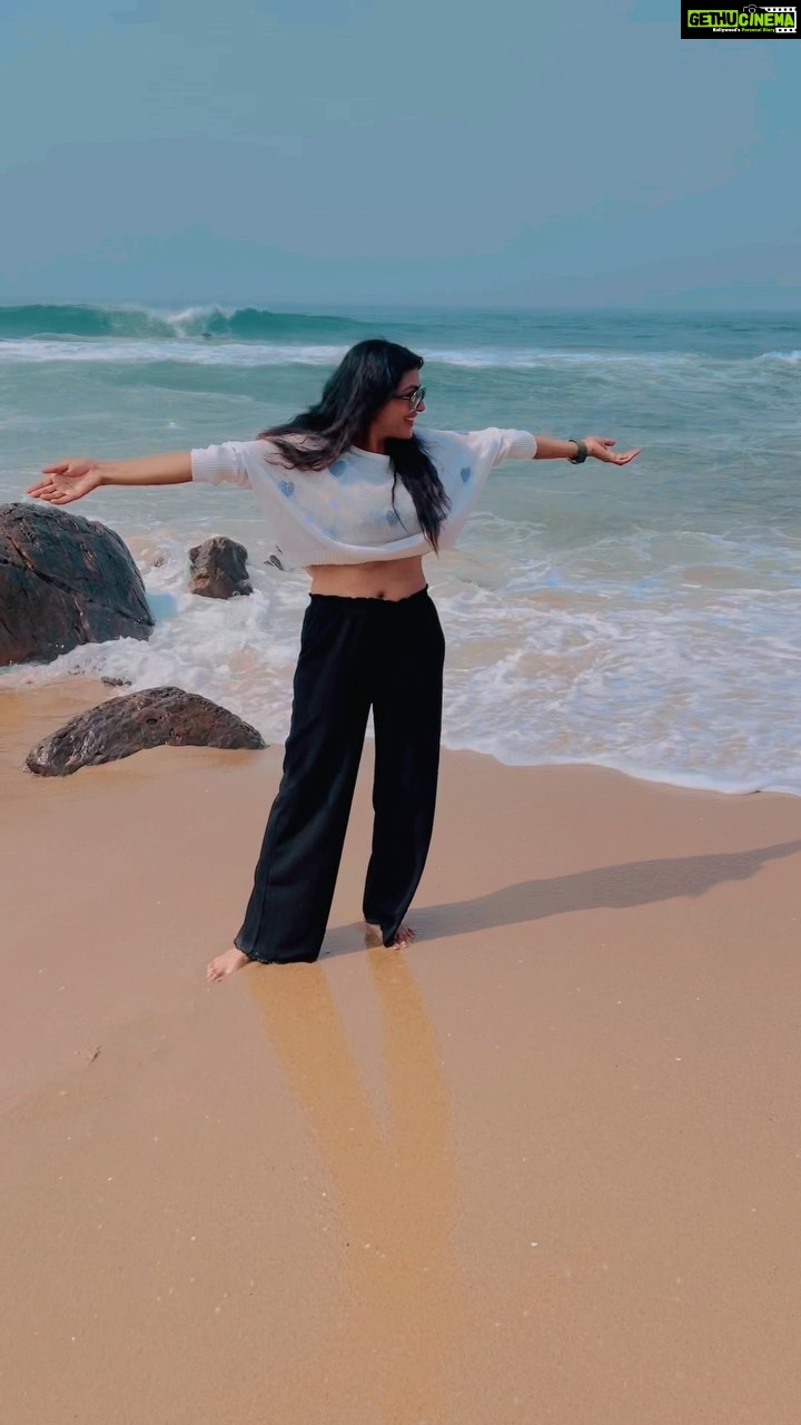 Lahari Shari Instagram - How to get a beach body: Step 1: Have a body. Step 2: Go to the beach. πππ #beach #travel #summer #sea #nature #photography #sunset #love #beachlife #ocean #sun #photooftheday #instagood #beautiful #vacation #travelphotography #holiday #picoftheday #sky #instagram #beachvibes #landscape #travelgram #waves #photo #sand #fashion #like #naturephotography #surfskate Vizag - The City Of Destiny