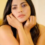 Lahari Shari Instagram - Living my best life.🖤 #weekendvibes #lifeisgreat #positivethoughts #lovely #beautifulday #blessedlife Designer and Stylist : @adamohyd Hyderabad