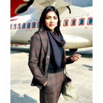 Lahari Shari Instagram - The sky’s the limit ✈️ Come fly with me...🖤 #happyflying #bhuntar #kullu #manali #amazingtrip #loveit #beautifullife #happysoul Bhuntar, Himachal Pradesh