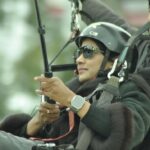 Lahari Shari Instagram - Every moment you are paragliding is the best moment of your life. I simply love paragliding as it makes me fly wherever I want.🖤❄️ #paragliding #mountains #snow #flyinghigh #loveit #happymoment #beautiful #lifeisamazing Manali, Himachal Pradesh