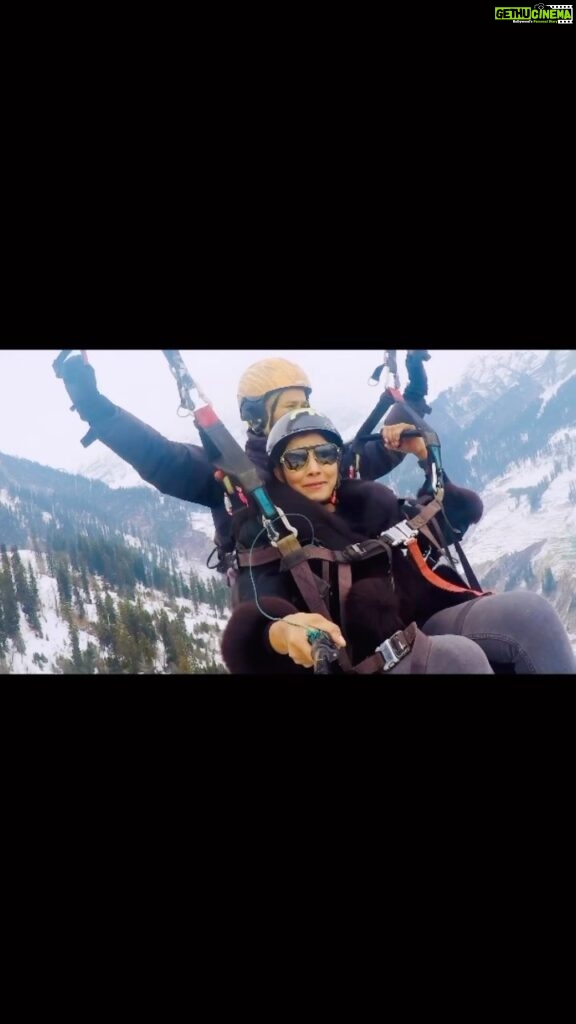 Lahari Shari Instagram - Paragliding is so different from all other air sports. It is so soothing and so much more beautiful.🖤🏔 #paraglading #amazing #reels #reelsinstagram #trendingreels #reelitfeelit Manali, Himachal Pradesh