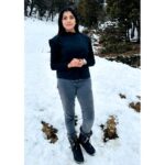 Lahari Shari Instagram - It's colder than my soul outside.❄️🖤 #manali #snowy #coldweather #happysoul #lovenature #lifeisgreat #positivevibes Manali, Himachal Pradesh