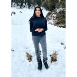 Lahari Shari Instagram - It's colder than my soul outside.❄️🖤 #manali #snowy #coldweather #happysoul #lovenature #lifeisgreat #positivevibes Manali, Himachal Pradesh