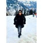 Lahari Shari Instagram – I know a little more how much a simple thing like a snowfall can mean to a person🏔❄️🖤

#snow #manali #snowallover #happylife #lovesnow #snowfall #positivevibes Manali, Himachal Pradesh