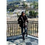 Lahari Shari Instagram – Always take the scenic route.🏔❄️🖤

#happysunday #mountains #pinetrees #snow #loveit #beautifulseen #lifeisajourney Manali, Himachal Pradesh