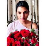 Lahari Shari Instagram – True love is like little roses, sweet, fragrant in small dose🌹

#rose #truelove #loveforever #happylife #positivethoughts #lifeisbeautiful Hyderabad