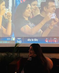 Lahari Shari Instagram - No matter when it comes …. but it comes .. Win is always a Win… @hardikpandya93 #indvsl #indiancricketteam #cricket @mobe_26