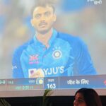 Lahari Shari Instagram – No matter when it comes …. but it comes .. Win is always a Win… @hardikpandya93 #indvsl #indiancricketteam #cricket @mobe_26