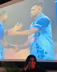 Lahari Shari Instagram - No matter when it comes …. but it comes .. Win is always a Win… @hardikpandya93 #indvsl #indiancricketteam #cricket @mobe_26