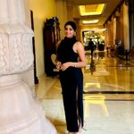 Lahari Shari Instagram - In a world full of trends, I want to remain a classic.🖤 Designer and Stylist : @adamohyd #happylifestyle #beautifullife #positivity #lifeismagical #lovemyself #smilealways #patience #actress Leela Palace Hotel, Old Airport Road, Bangalore