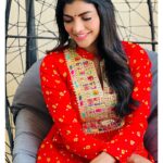 Lahari Shari Instagram - Life is made of happy moments like this ❤️ #goodmorning #alwaysgood #alwayspositive #lovemyself #lifeisgreat #lifeisbeautiful Designer and Stylist : @adamohyd
