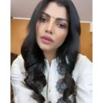 Lahari Shari Instagram – Look for the magic in every moment 🤍🌻
#saturdayvibes #positivity #loveeveryday #thoughtful #lifeismagical #smilealways Hyderabad
