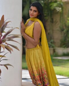 Lahari Shari Instagram - Time to chill for the weekend💛🌻

Stylist : @adamohyd 
Attire : @ohanahyd 

#happysunday #beautifullife #happysoul #positiveenergy #thoughtful #lovemyself #lifeismagical