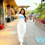 Lahari Shari Instagram - Being happy is my favourite style.🤍🌻 #eveningvibes #goodvibes #positiveenergy #lovemyself #beautifullife #smilealways Jaselmer Rajastan
