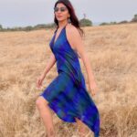 Lahari Shari Instagram - Everyday is a day to be happy..🔷️ #throwback #mondayvibes #positiveenergy #goodday #lifeisbeautiful #lovenature Hyderabad