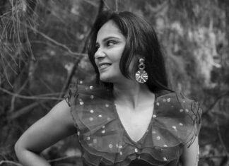 Lakshmi Priyaa Chandramouli Instagram - @lakshmipriyaachandramouli Beauty in monochrome ❤️ #portraitphotography #blackandwhitephoto #blackandwhitephotographer #bnwphoto #bnwmood #photographer #madras #portrait #shotoncanon #shootlife #beauty #womanhood #womanphotographer #blackandwhite #bnw #monochrome #monochromephotography # Chennai, India