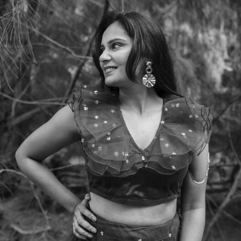 Lakshmi Priyaa Chandramouli Instagram - @lakshmipriyaachandramouli Beauty in monochrome ❤️ #portraitphotography #blackandwhitephoto #blackandwhitephotographer #bnwphoto #bnwmood #photographer #madras #portrait #shotoncanon #shootlife #beauty #womanhood #womanphotographer #blackandwhite #bnw #monochrome #monochromephotography # Chennai, India