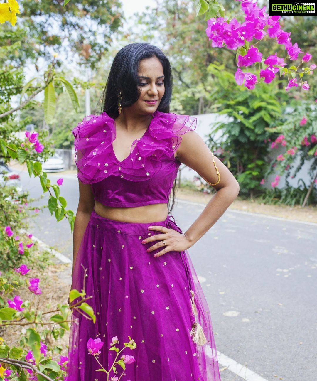 Lakshmi Priyaa Chandramouli Instagram - The talented and humble @lakshmipriyaachandramouli #photographers #photographer #womanphotographer #throwback #documentaryphotographer #poser #model #portrait #actor #woman #portraitphotography #portfolio #love #shootlife #shotoncanon #shootmode