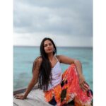 Lakshmi Priyaa Chandramouli Instagram - Story of grey rain clouds, blue ocean and a colourful lungi! 🌊 📸@venkataraghavan.s #PhotoShoot #CasualShoot #ActorsLife #Experiments #KollywoodActress #TamilActress #TamilPonnu #NationalAwardWinner #LakshmiPriyaaChandramouli #GratitudeAlways #ThankfulForTheExperiences #SelfMakeUp #GridLife #InstaGrid #Travel #LungiStyling #Nomakeup Cocogiri Island Resort