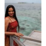 Lakshmi Priyaa Chandramouli Instagram - 🌊 📸@venkataraghavan.s #PhotoShoot #CasualShoot #ActorsLife #Experiments #KollywoodActress #TamilActress #TamilPonnu #NationalAwardWinner #LakshmiPriyaaChandramouli #GratitudeAlways #ThankfulForTheExperiences #SelfMakeUp #GridLife #InstaGrid Cocogiri Island Resort